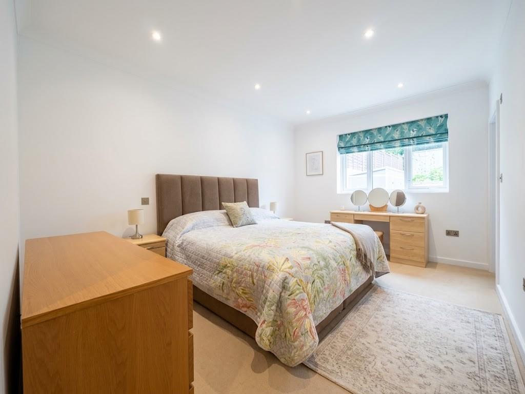 Highview Gardens, Edgware, HA8, Edgware